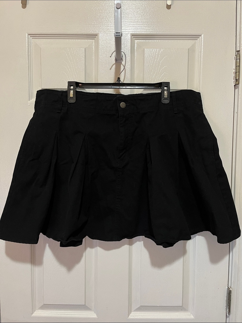 Old Navy Black A-line Pleated Skirt